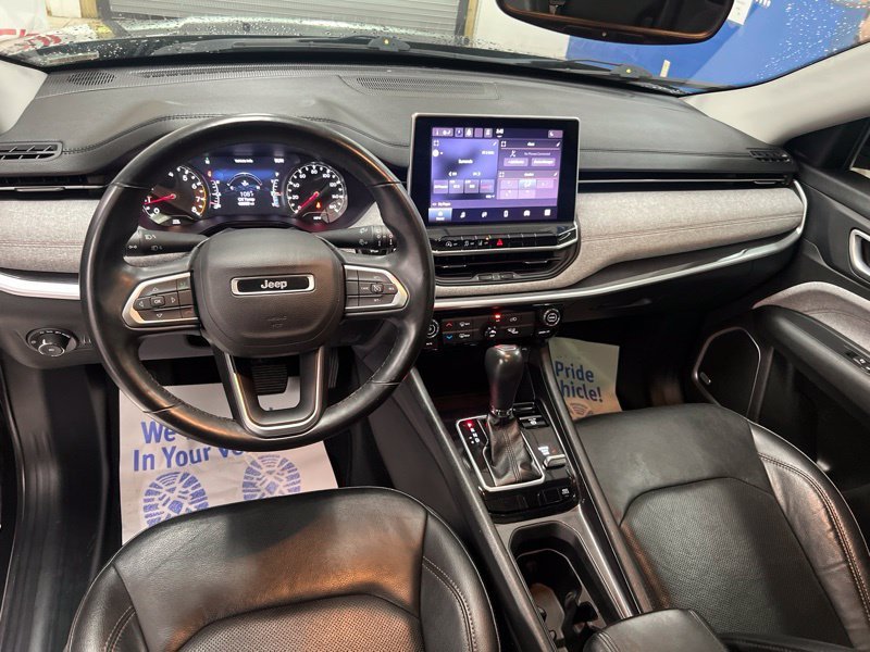 Used 2022 Black Jeep Latitude Lux image 31