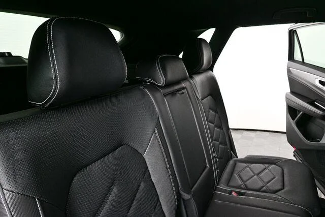 New 2026 Deep Black Pearl Volkswagen 2.0T SE image 23