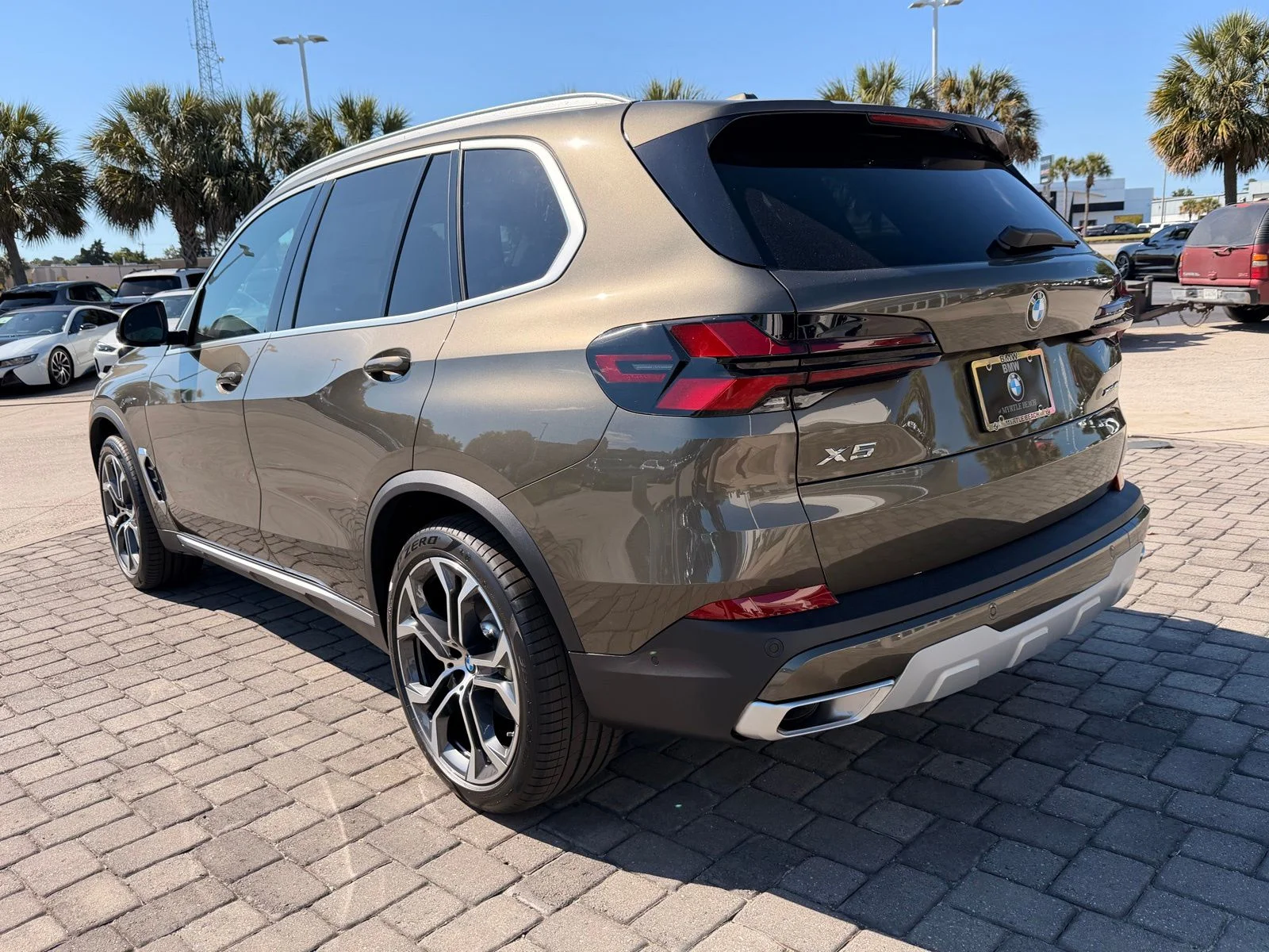 New 2026 Manhattan Green Metallic BMW xDrive40i image 11