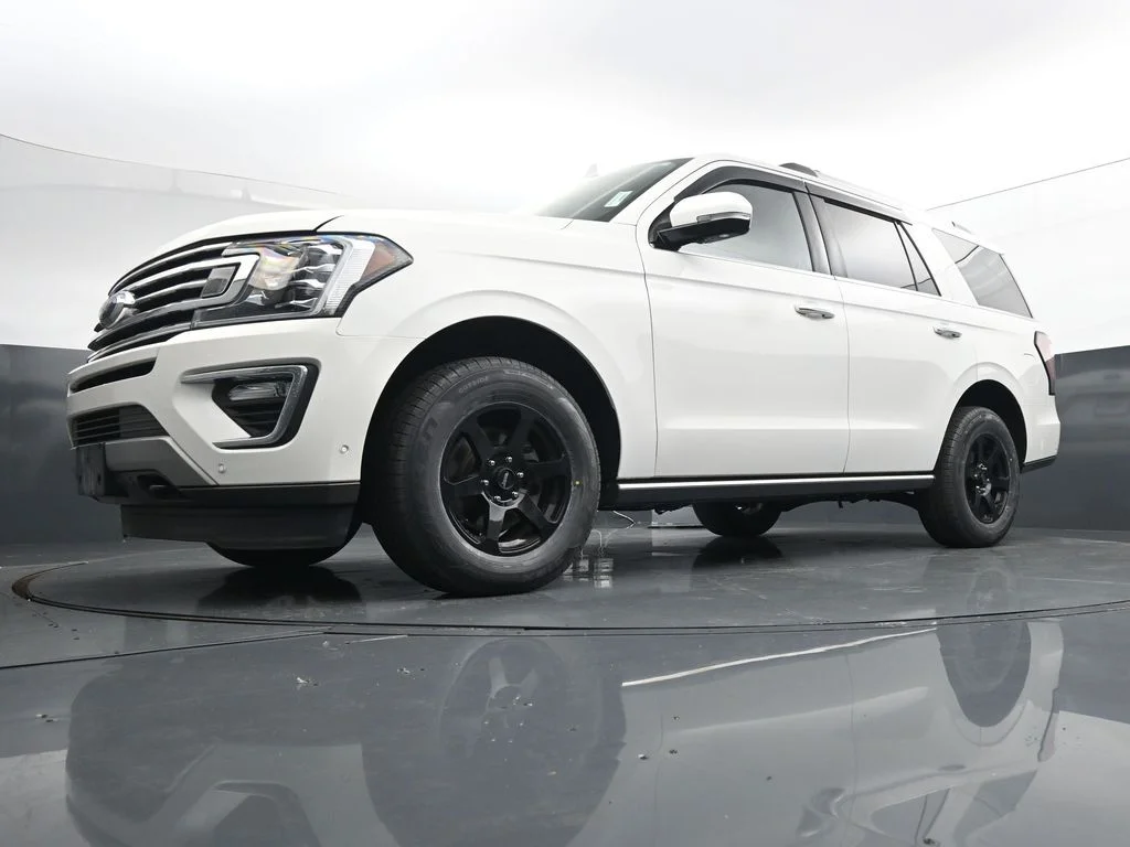 Used 2021 White Ford Limited image 37