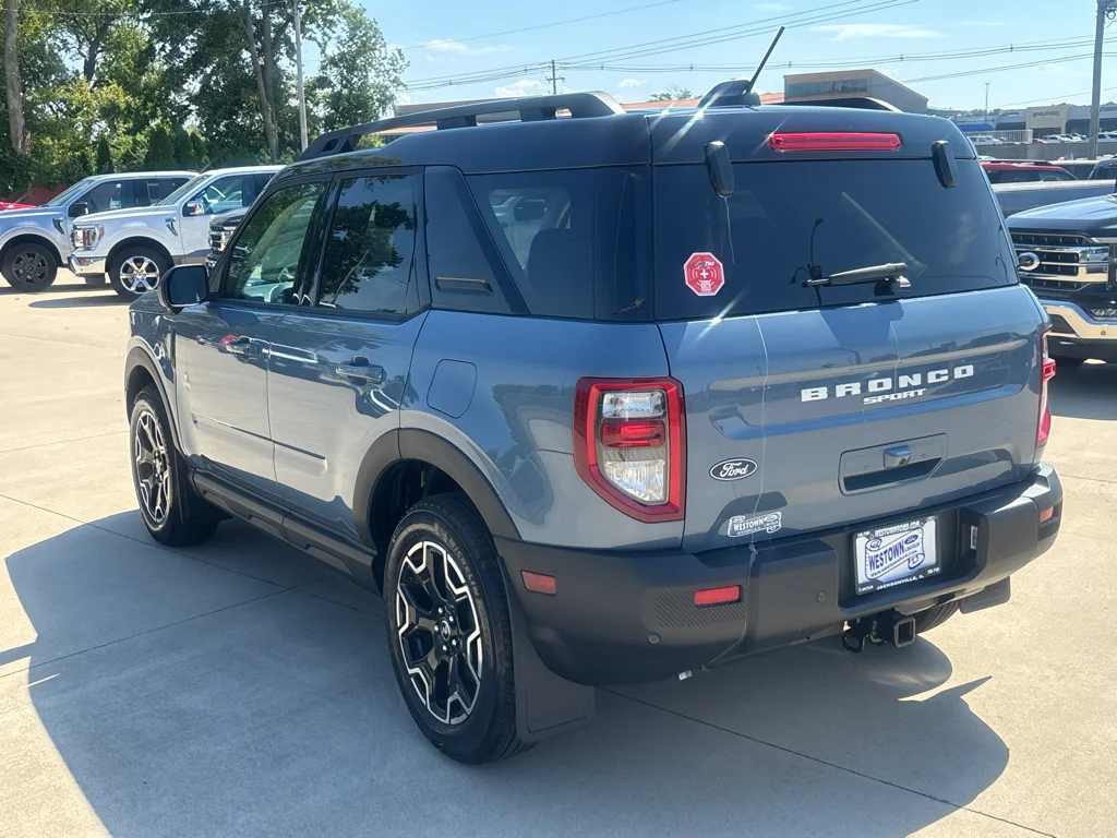 New 2026 Azure Gray Metallic Tri-Coat Ford Outer Banks® image 6