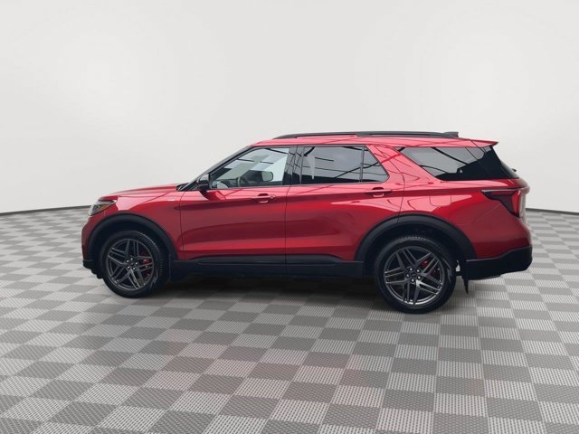 Used 2025 Rapid Red Metallic Tinted Clearcoat Ford ST-Line image 40