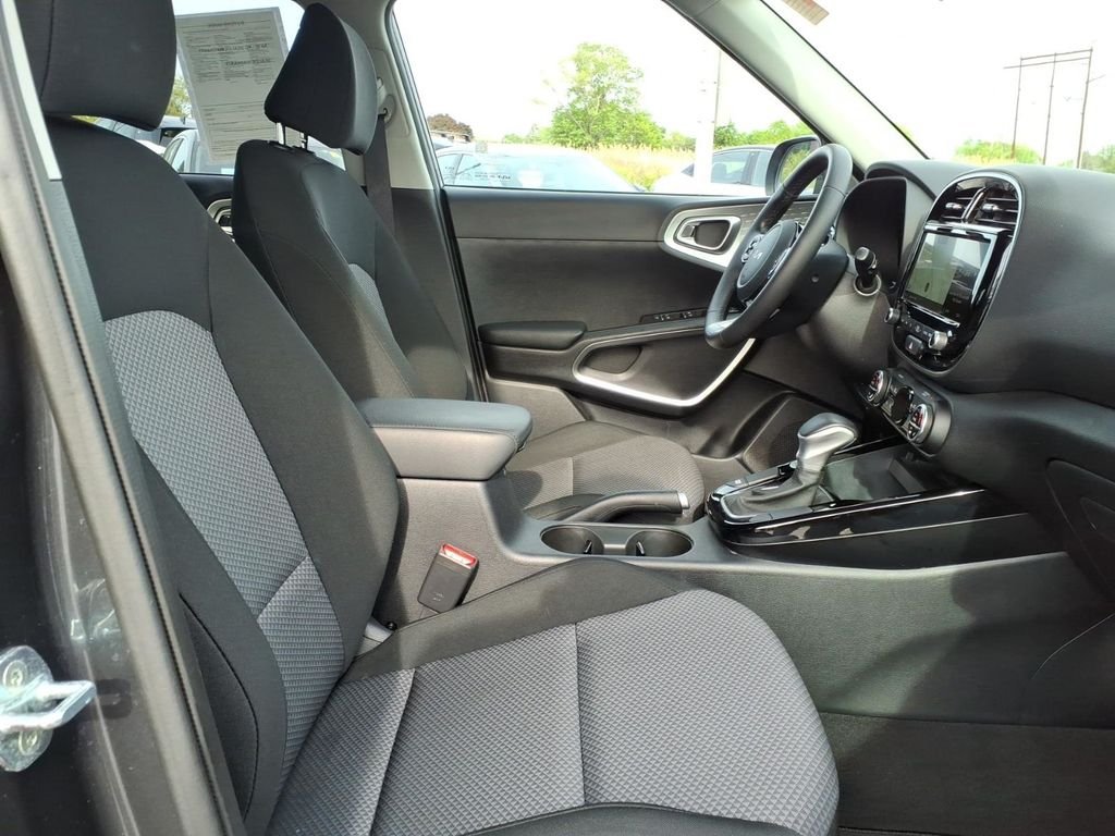 Used 2022 Gravity Gray Kia X-Line w/navigation image 25