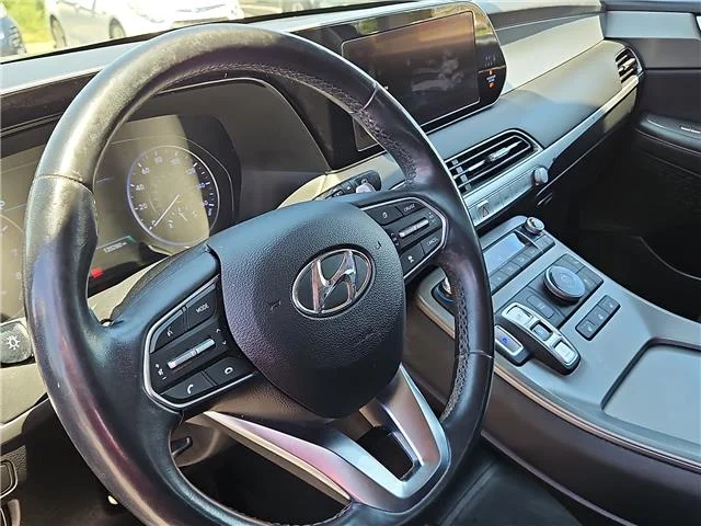 Used 2022 Black Hyundai SEL Front-Wheel Drive image 12