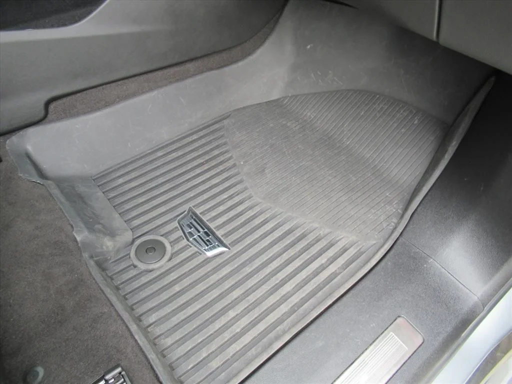 Used 2025 Silver Cadillac Premium Luxury image 34