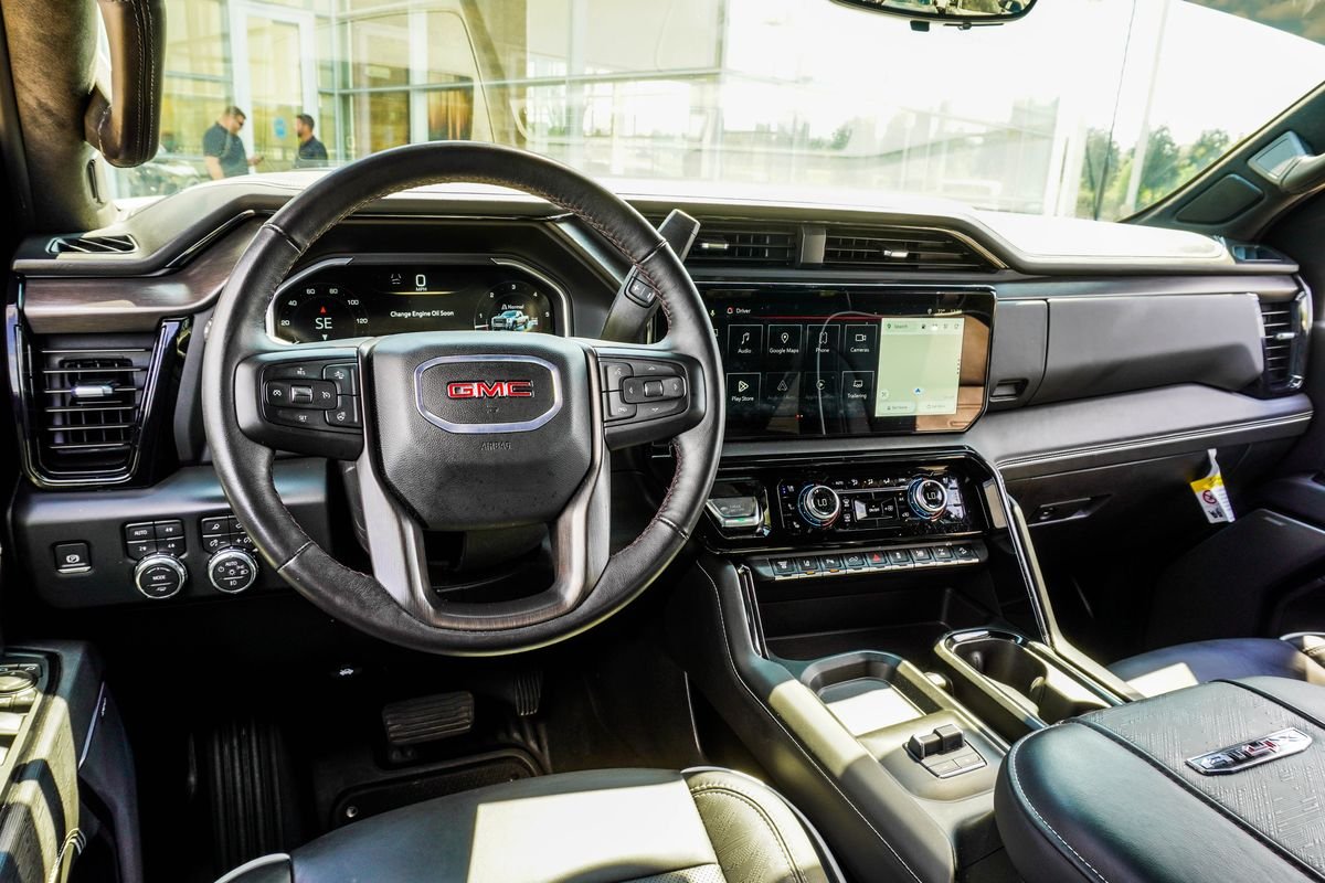 Used 2026 White GMC AT4X image 5