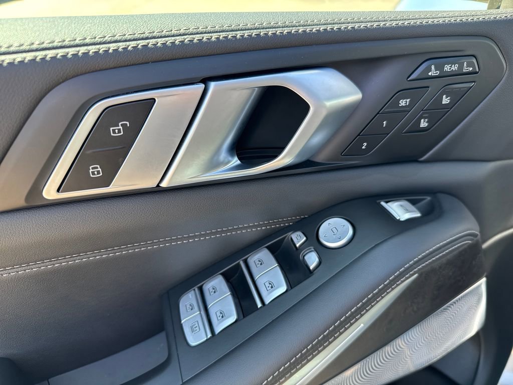 2025 BMW X7 M60i - Photo 16