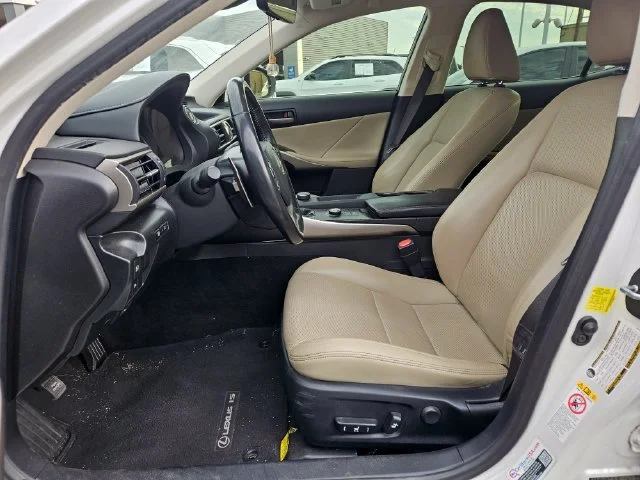 Used 2018 Eminent White Pearl Lexus 300 image 5