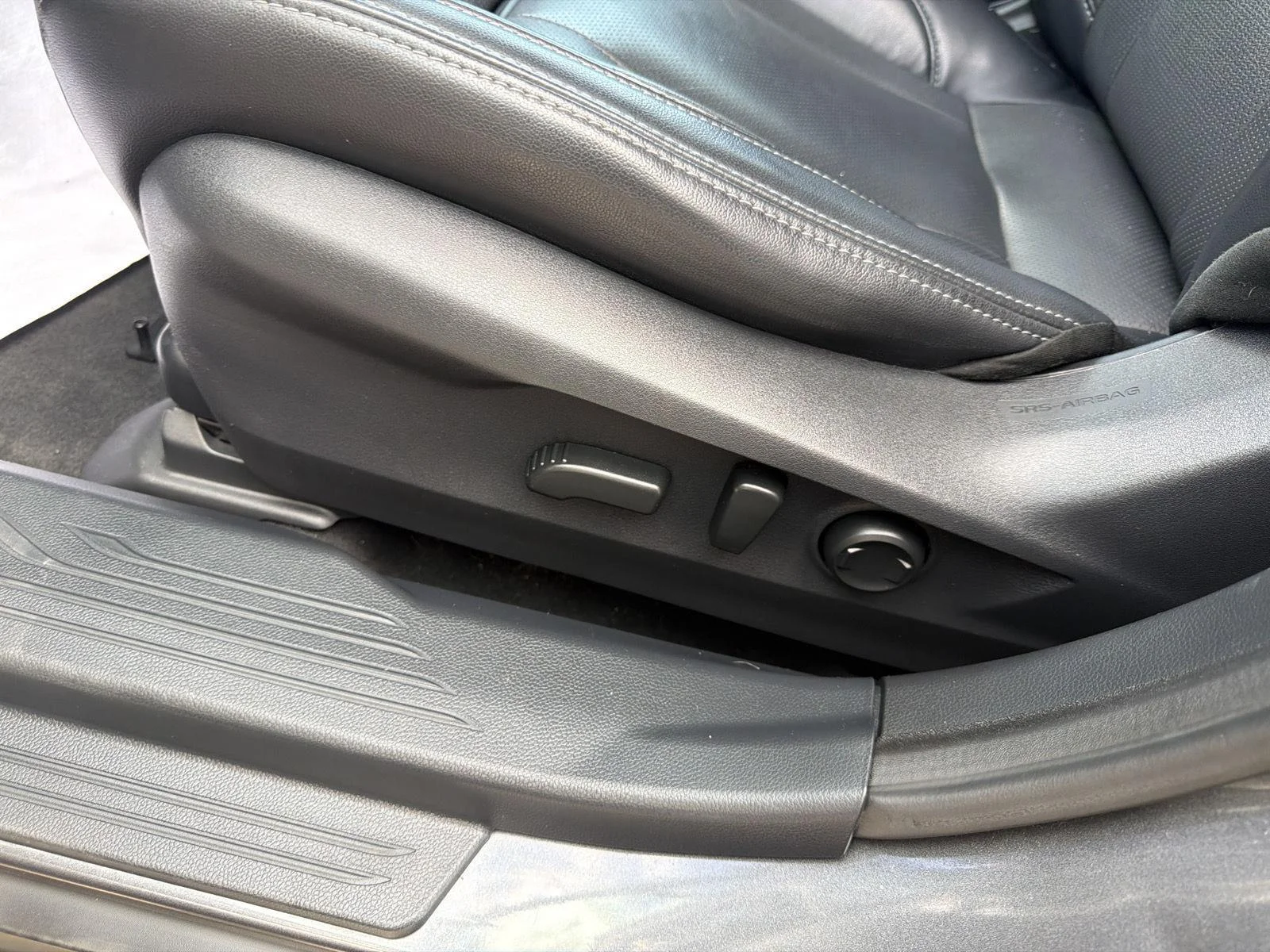 Used 2020 Magnetite Gray Metallic Subaru Limited image 16