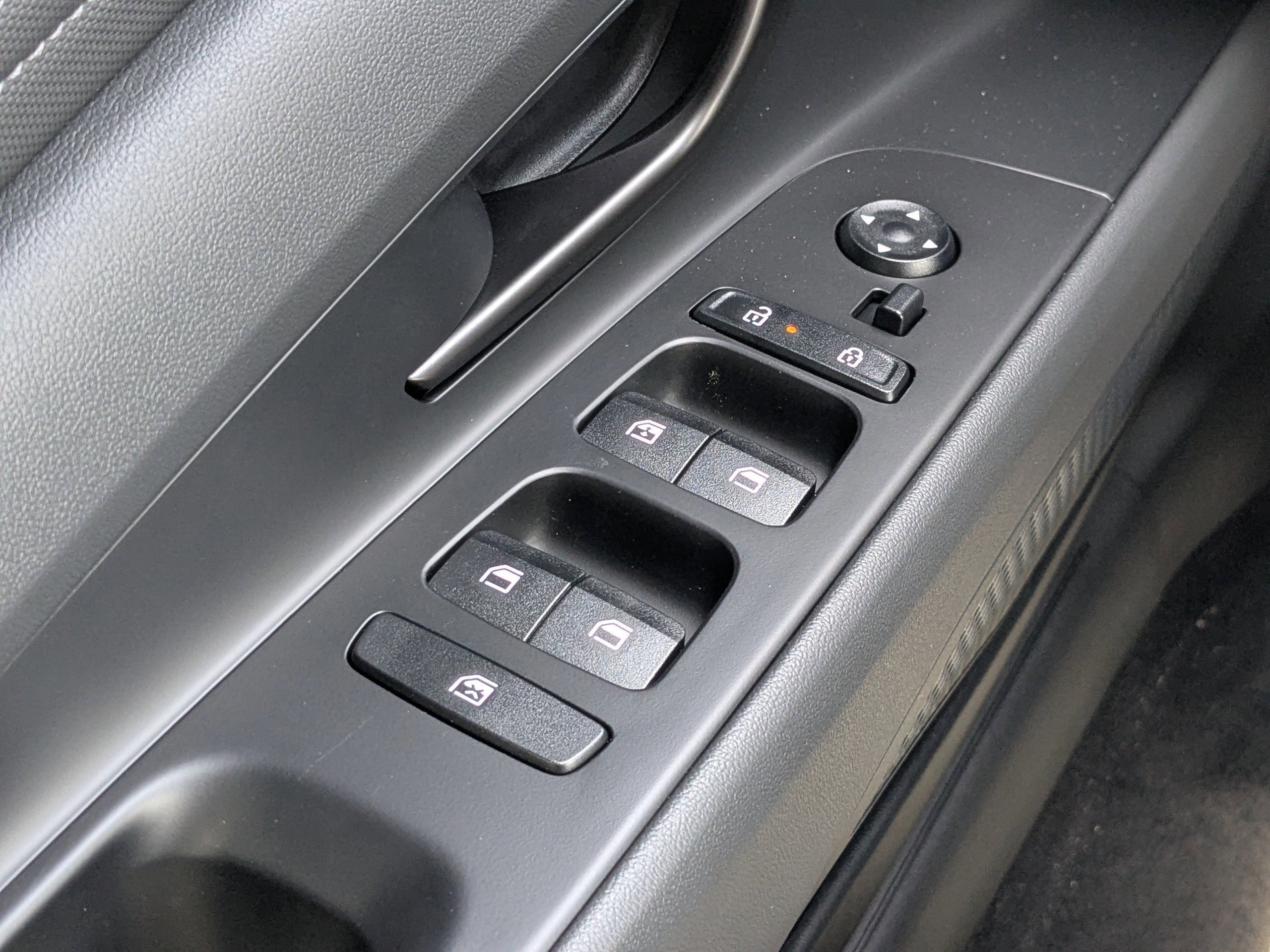 New 2026 Amazon Gray Hyundai SEL Sport Premium image 28