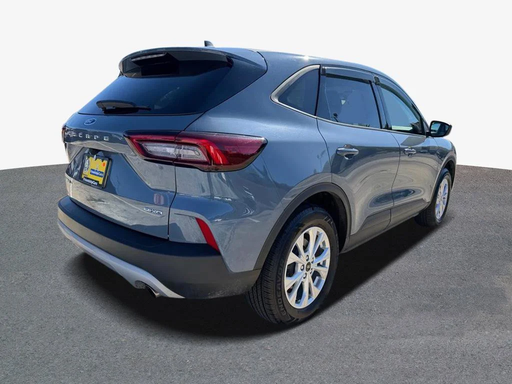 Used 2025 Blue Ford Active image 3