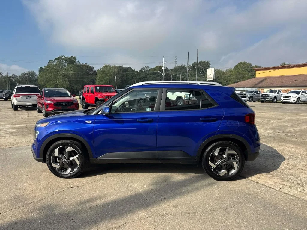 Used 2025 Blue Hyundai SEL image 11