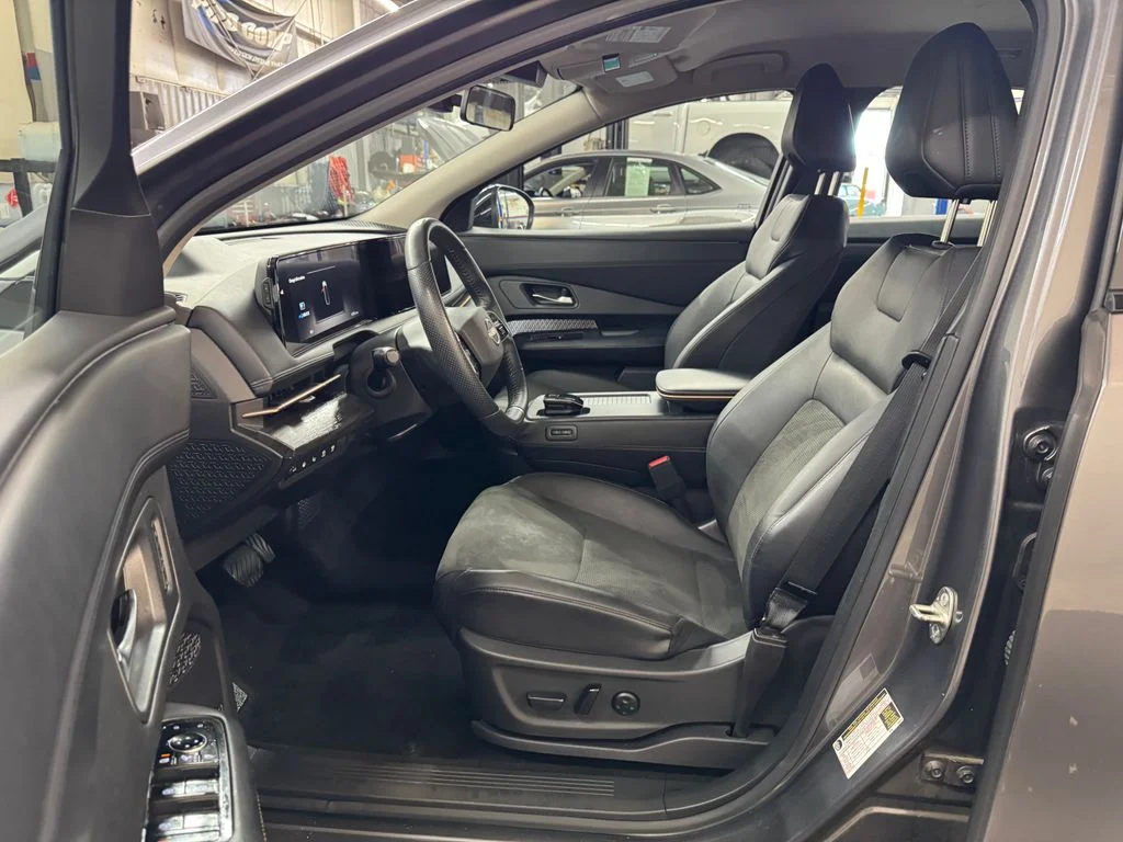 Used 2023 Gray Nissan ENGAGE image 15