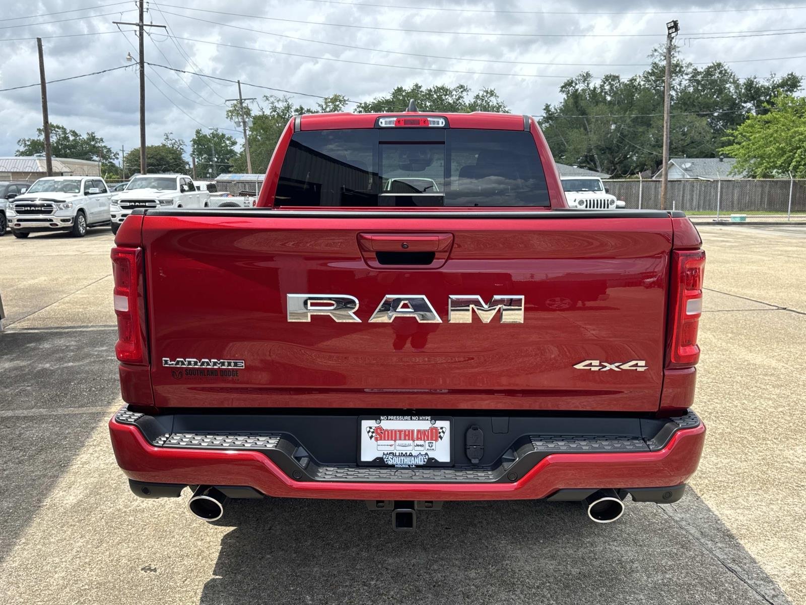 New 2026 Molten Red Pearl-Coat Exterior Paint RAM Laramie image 5