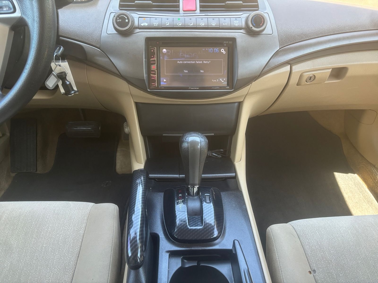Used 2009 Gold Honda LX image 11
