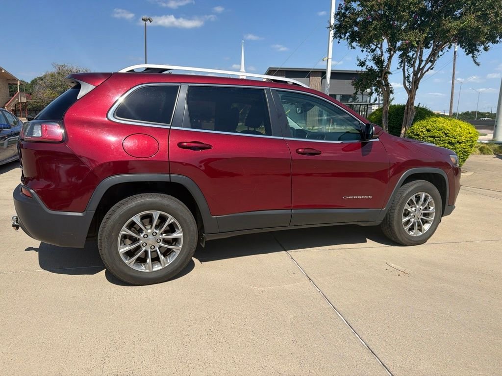 Used 2019 Red Jeep Latitude Plus image 16