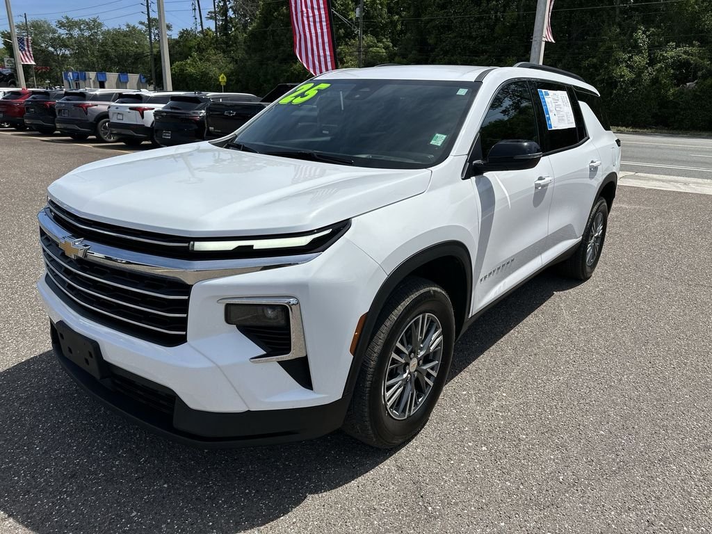 Used 2025 Summit White Chevrolet LT image 12