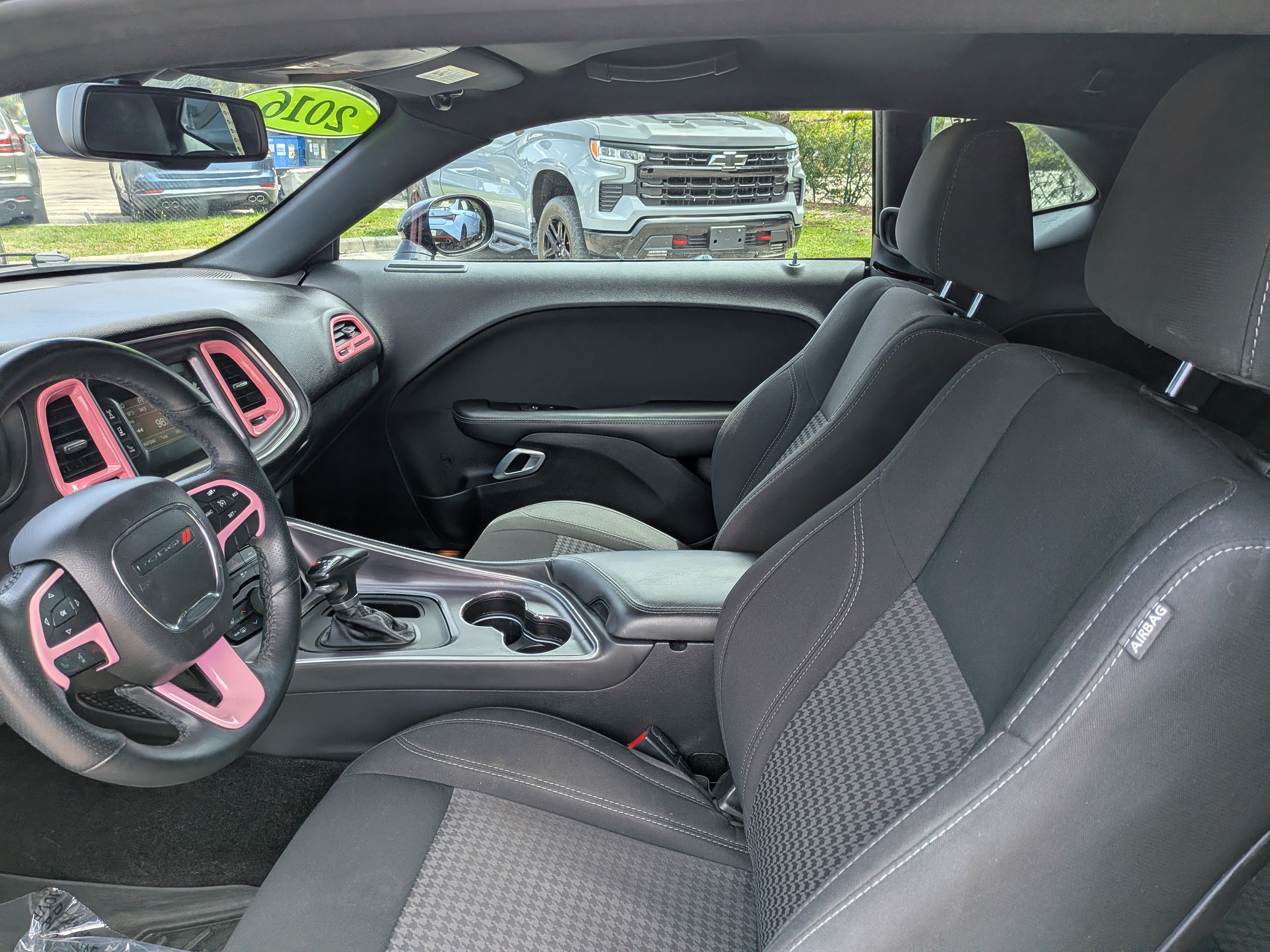 Used 2016 Pitch Black Clearcoat Dodge SXT image 17