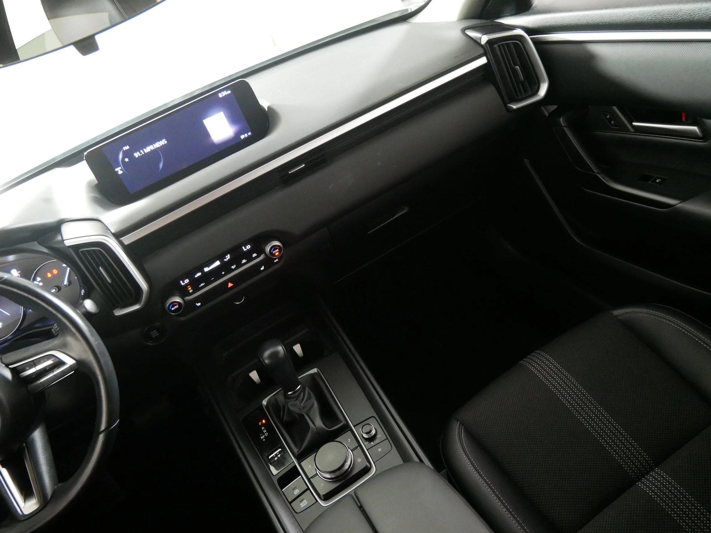 Used 2024 Wind Chill Pearl Mazda 2.5 S Preferred Package image 11