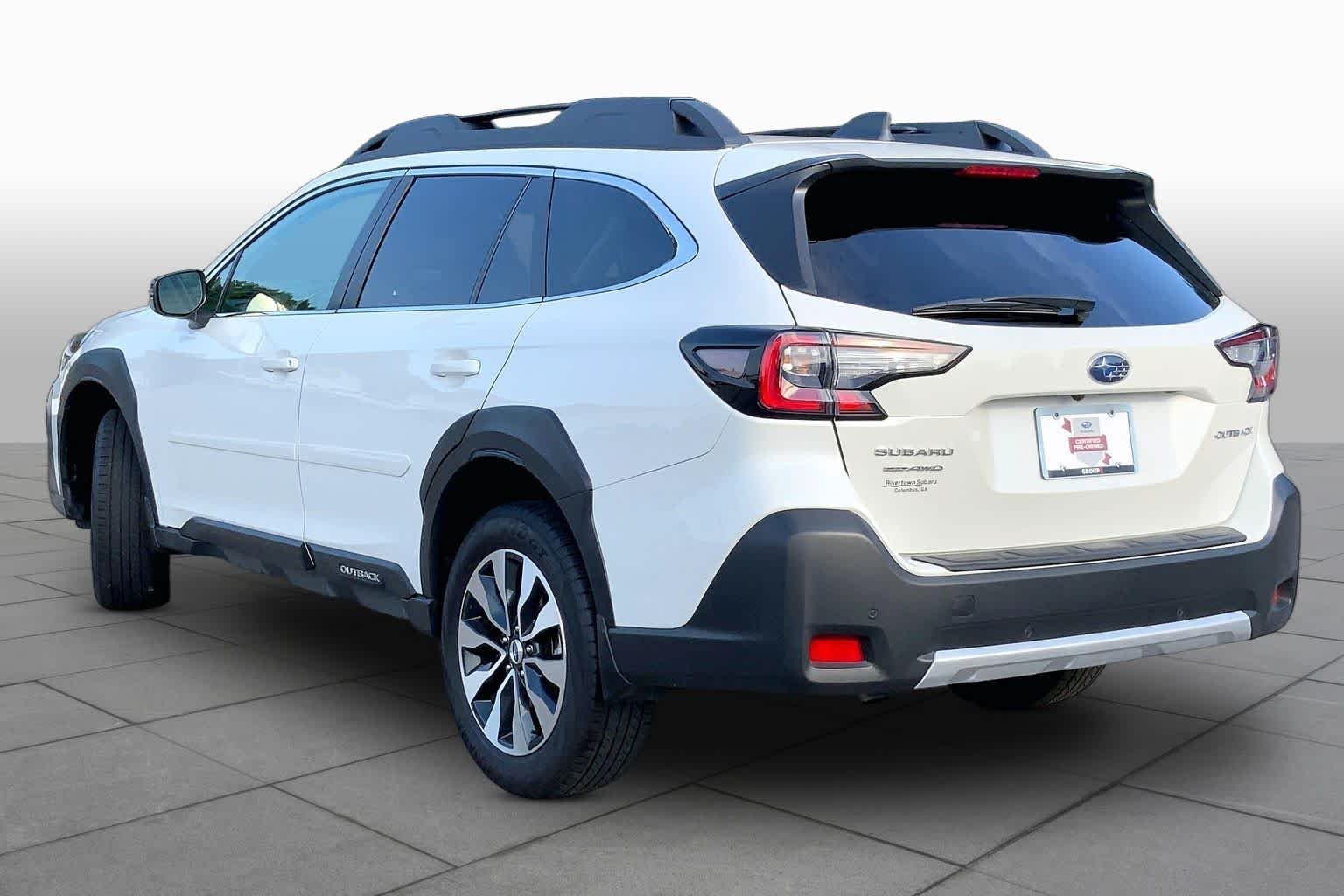 Used 2025 Crystal White Pearl Subaru Limited image 12