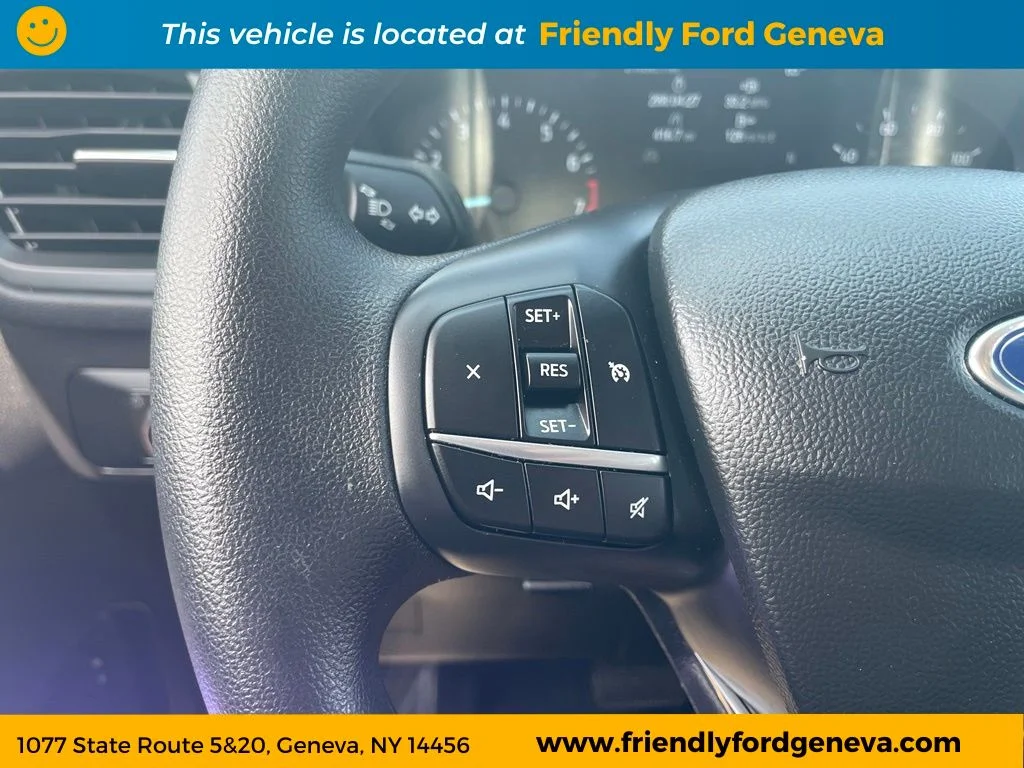 Used 2020 Red Ford SE image 16
