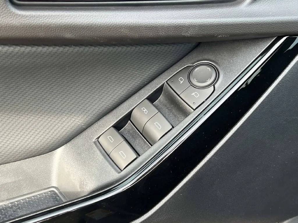 2027 Chevrolet Equinox LT - Photo 12