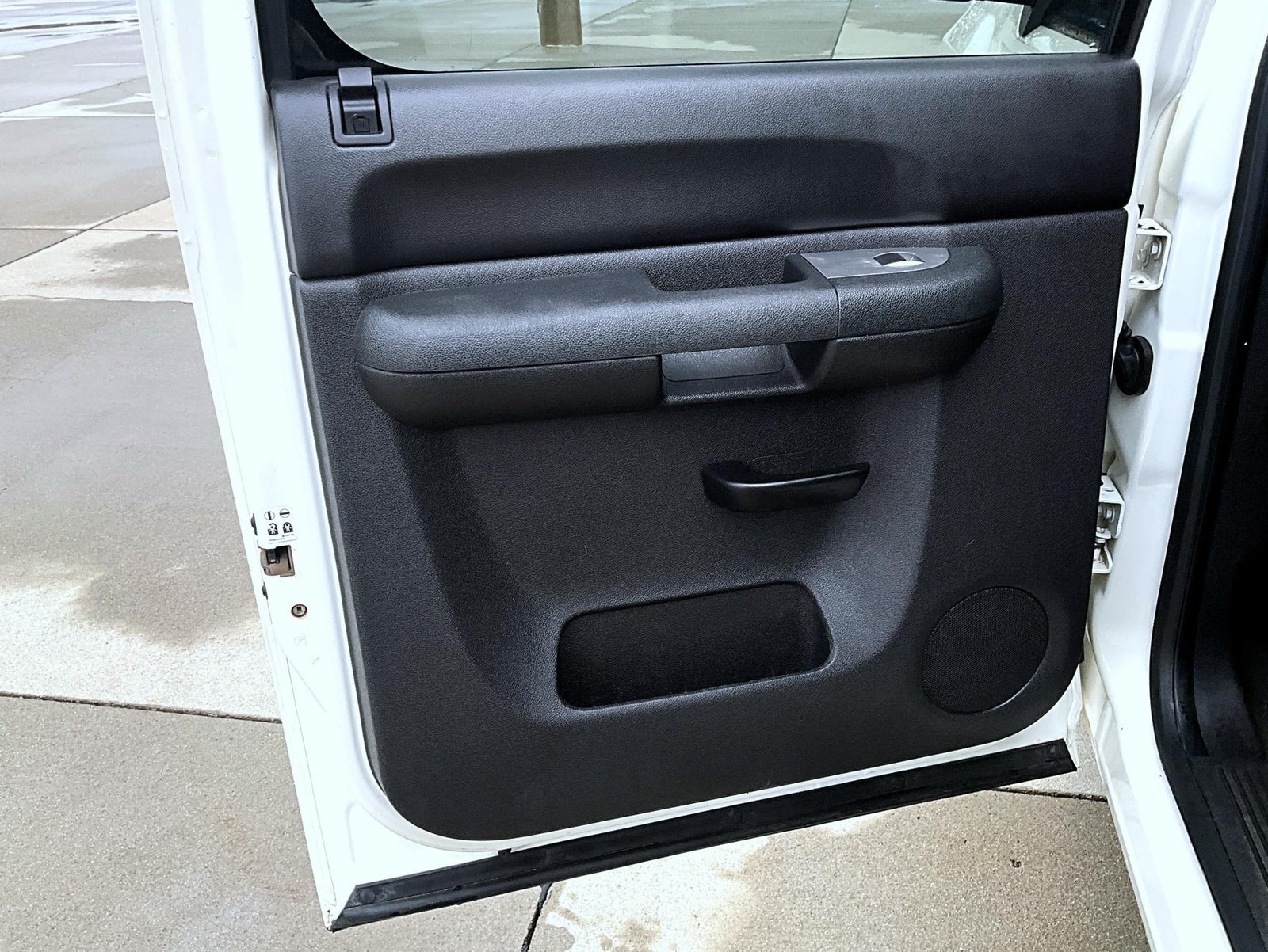 Used 2013 White Chevrolet LT image 22