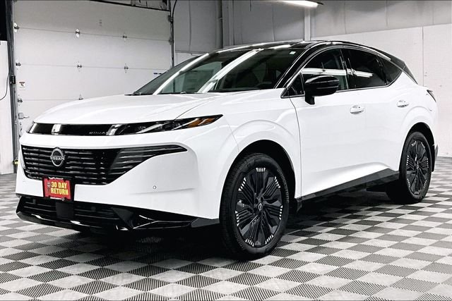 New 2026 Everest White Pearl/Black Nissan Platinum image 3