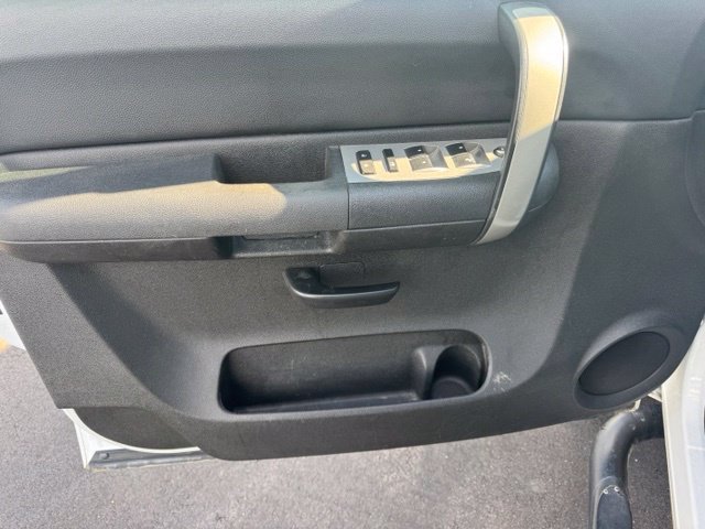Used 2007 White Chevrolet LT image 15