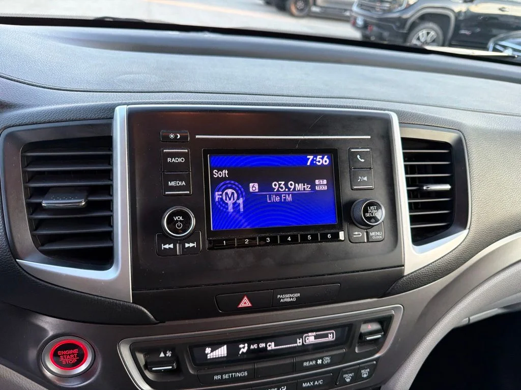 Used 2019  Honda LX image 14