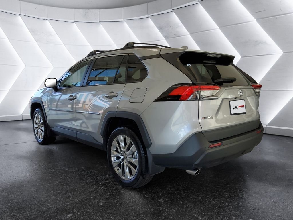 Used 2023 Silver Toyota XLE Premium image 6