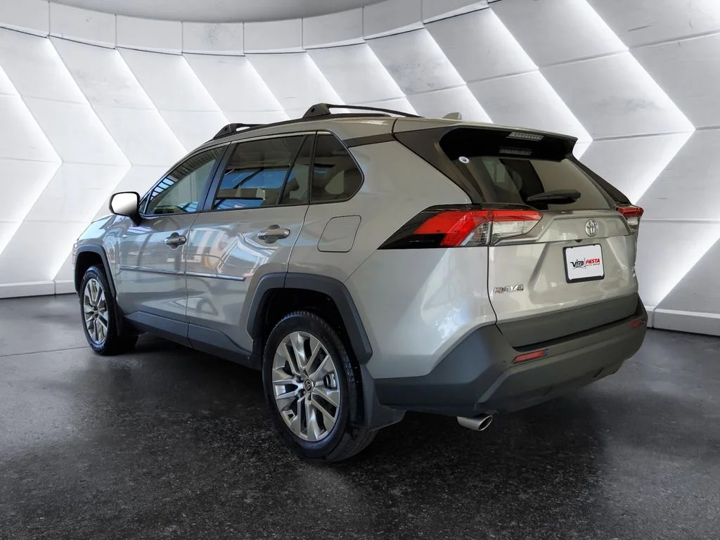 Used 2023 Silver Toyota XLE Premium image 6