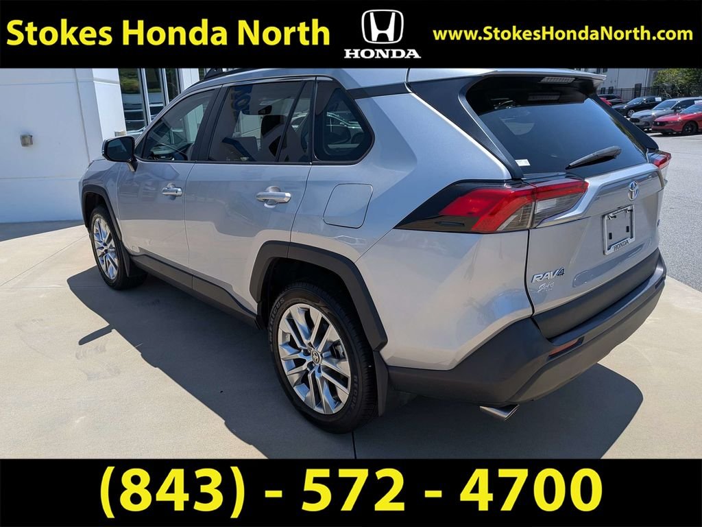 Used 2024 Silver Toyota XLE Premium image 9