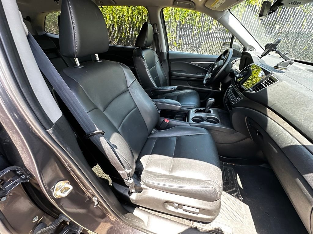 Used 2019  Honda EX-L image 20