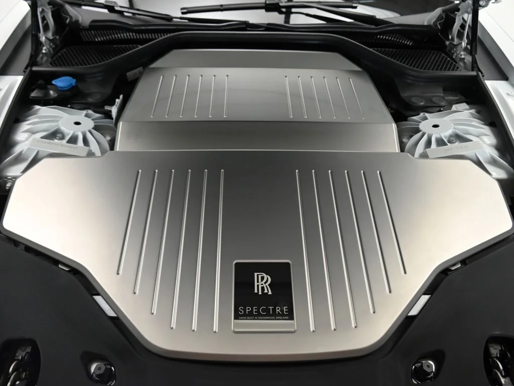 Certified Used 2025 Arctic White Rolls-Royce  image 23