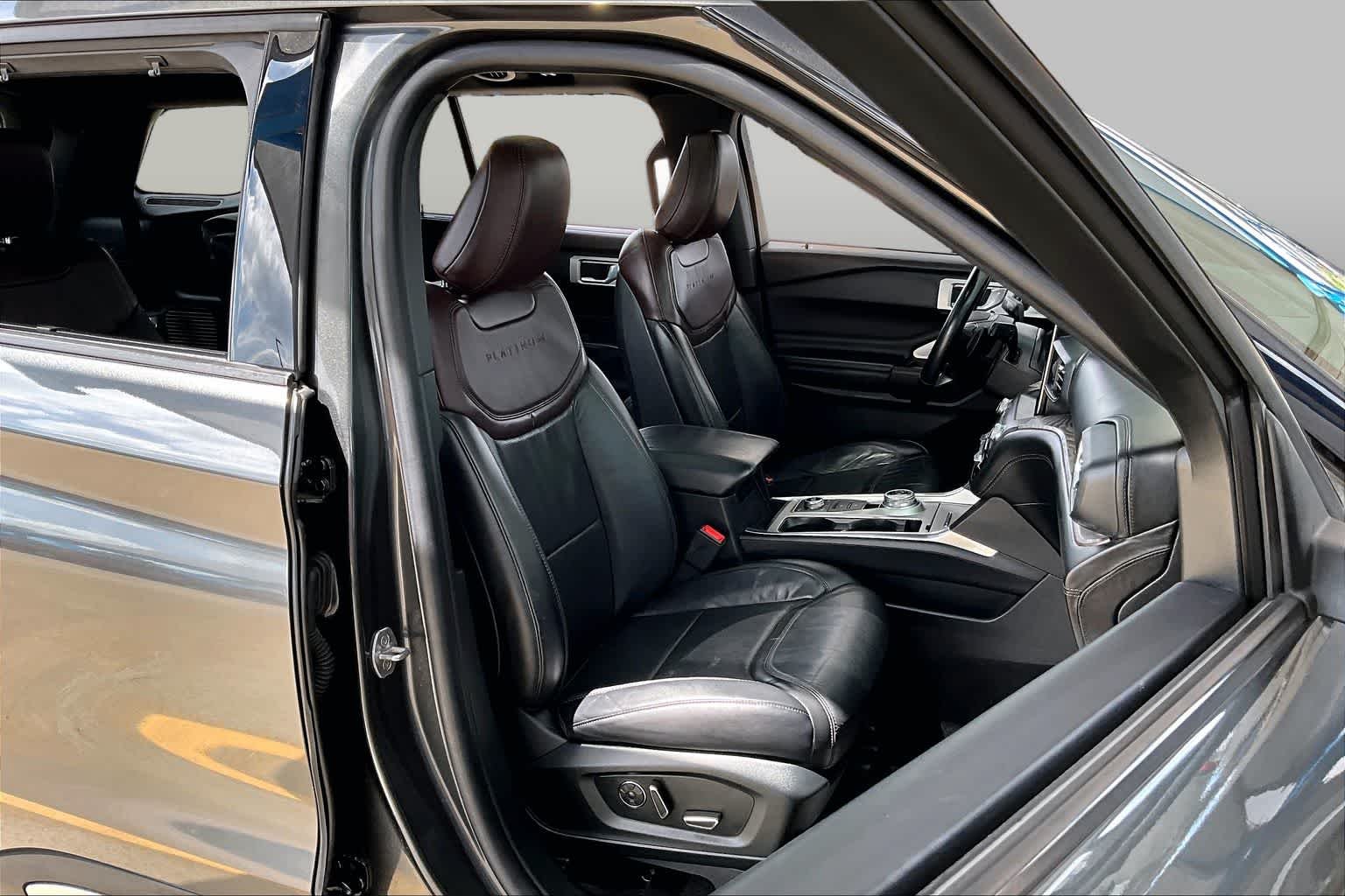 Used 2020 Magnetic Ford Platinum image 9