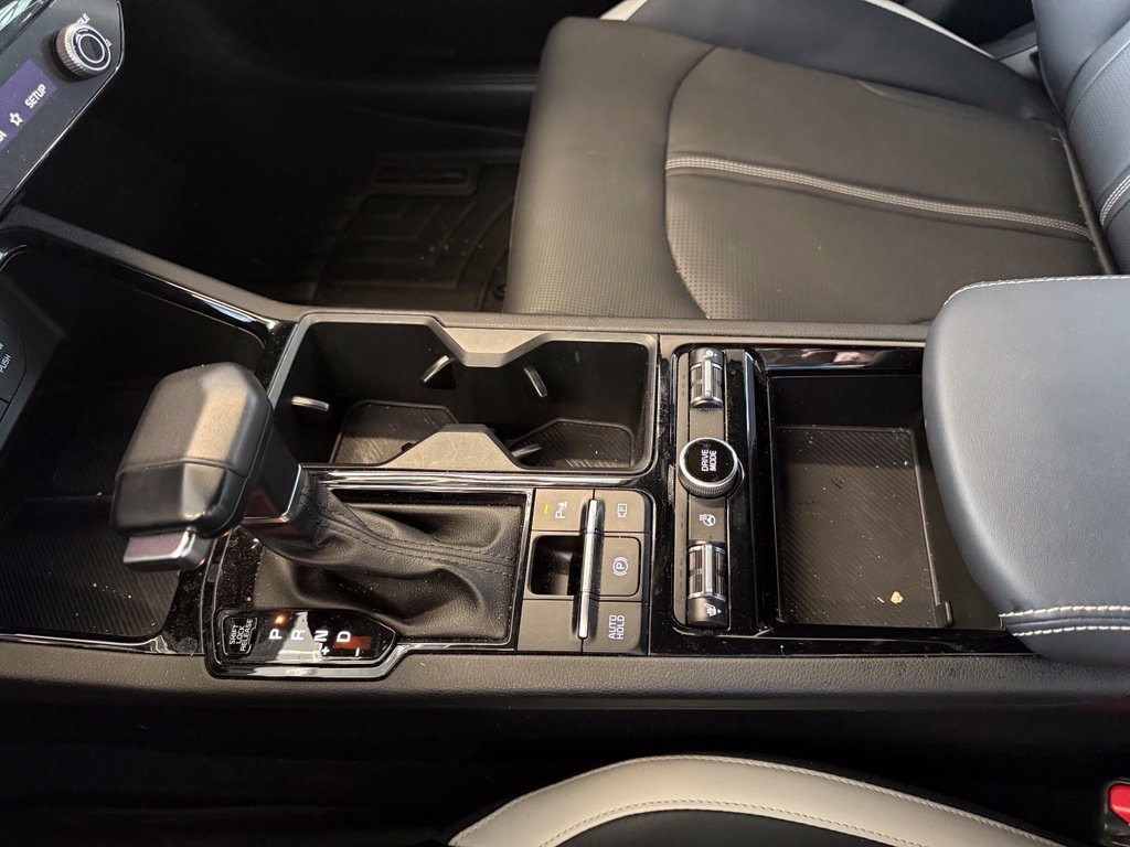 Used 2025 White Kia GT-Line image 20
