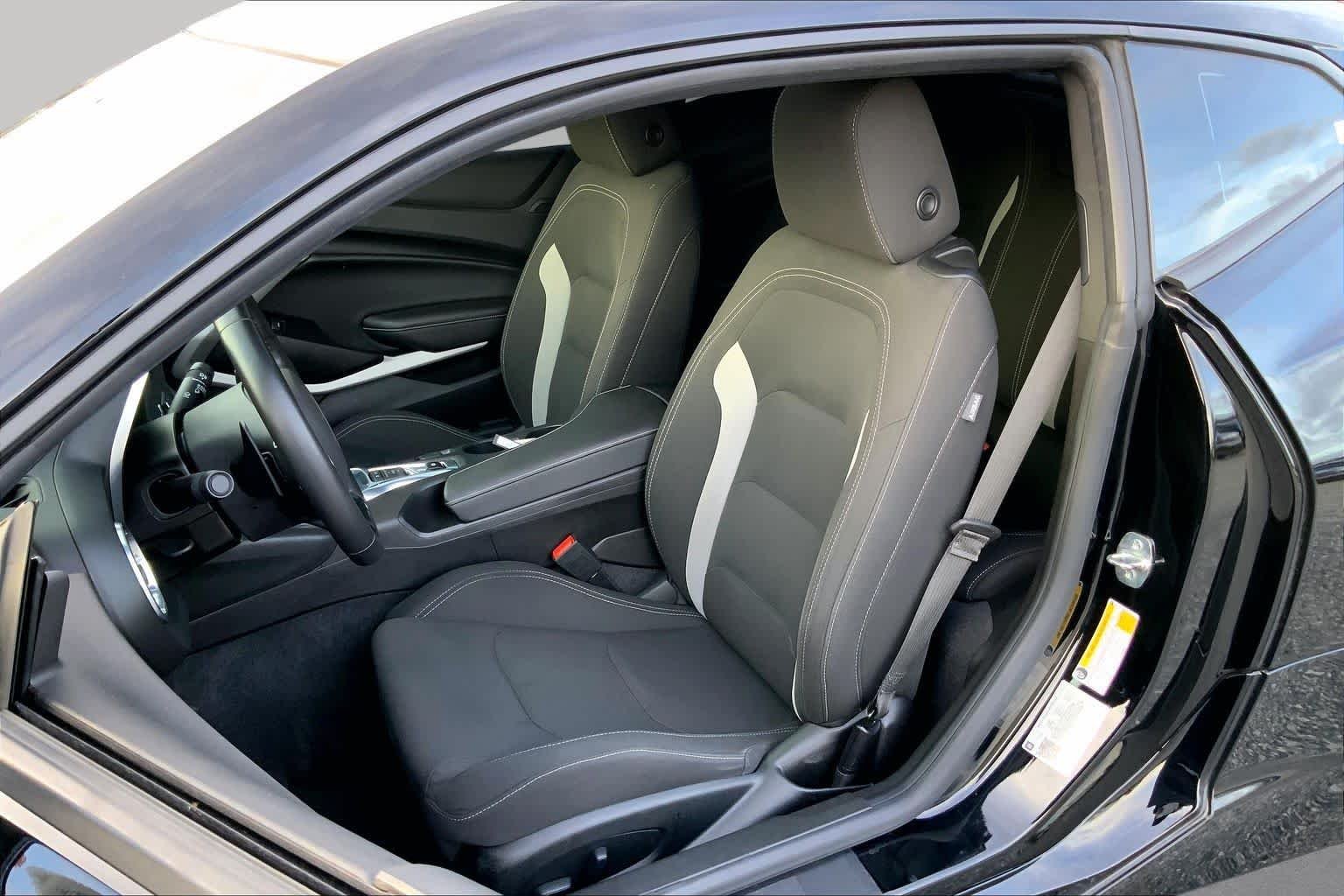 Used 2020 Black Chevrolet 1LT image 7