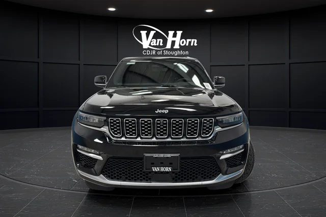 Used 2023 Diamond Black Crystal Pearlcoat Jeep Summit Reserve image 2