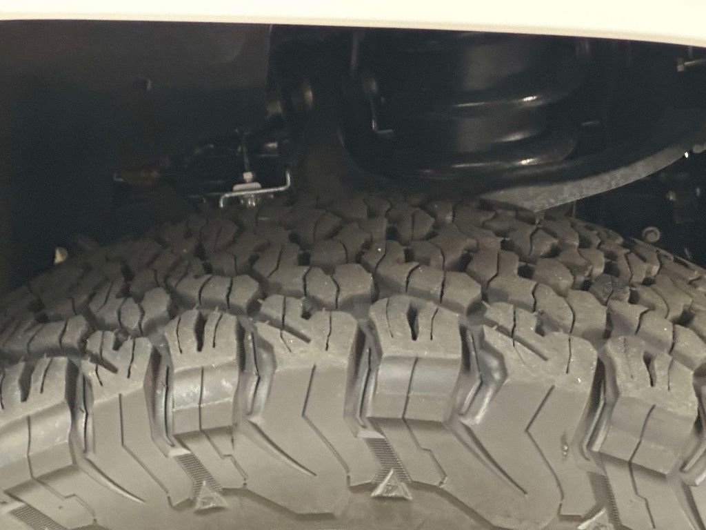 Used 2025 Oxford White Ford Raptor image 17