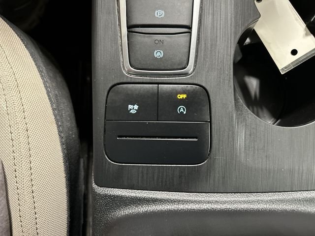 Used 2020 Black Metallic Ford SE image 33