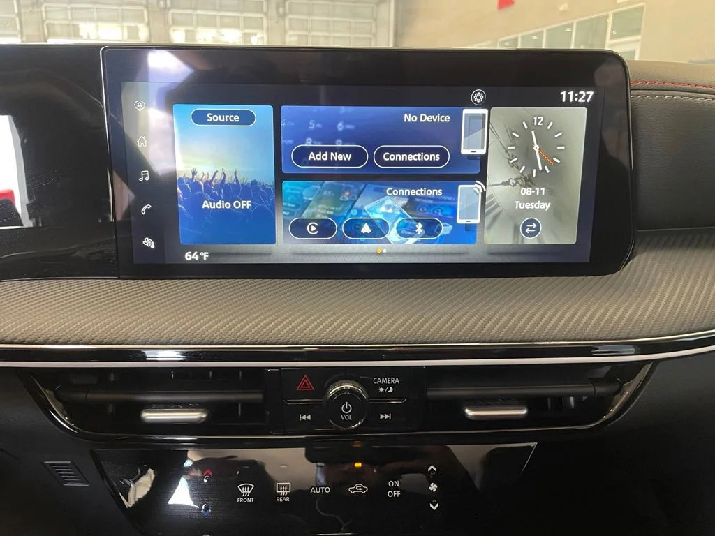 Certified Used 2025 White Nissan SR image 15