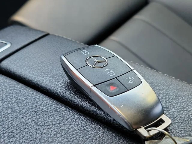 Used 2023 Night Black Mercedes-Benz GLB 250 image 35