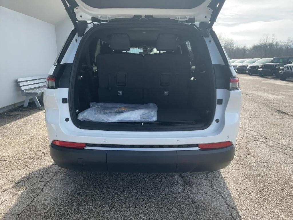 New 2026 Bright White Clearcoat Jeep Limited 4x4 image 15