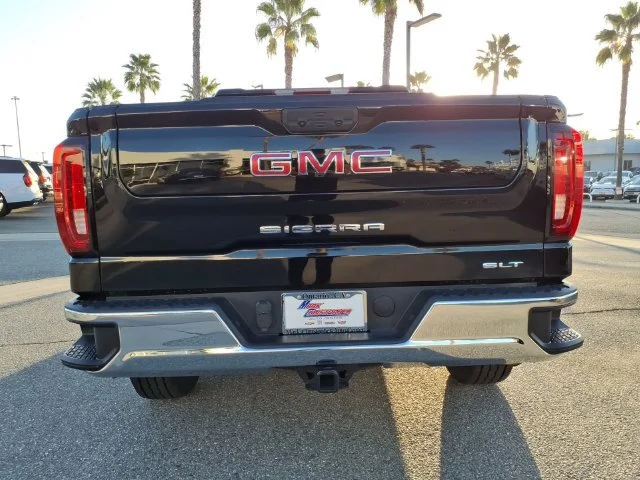 Used 2025 Onyx Black GMC SLT image 5