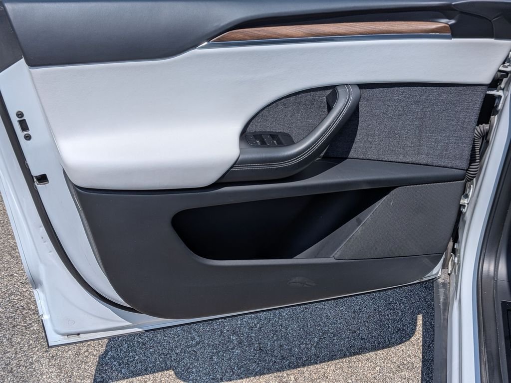 Used 2023 White Tesla Standard Range image 20