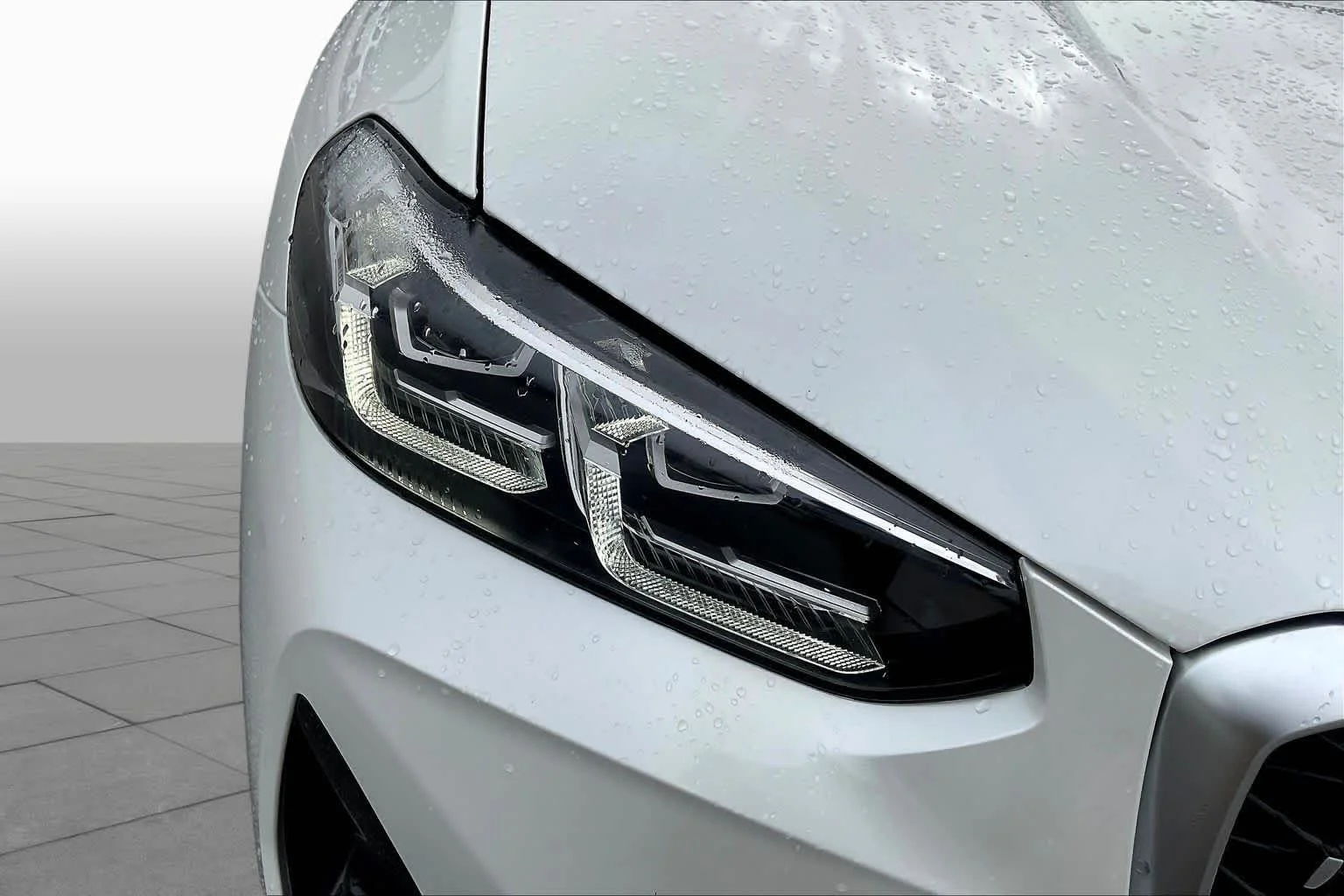 Used 2024 Alpine White BMW xDrive30i image 55