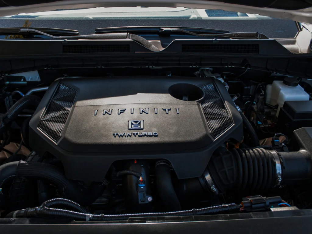New 2027 RADIANT WHITE INFINITI Sport 4WD image 30