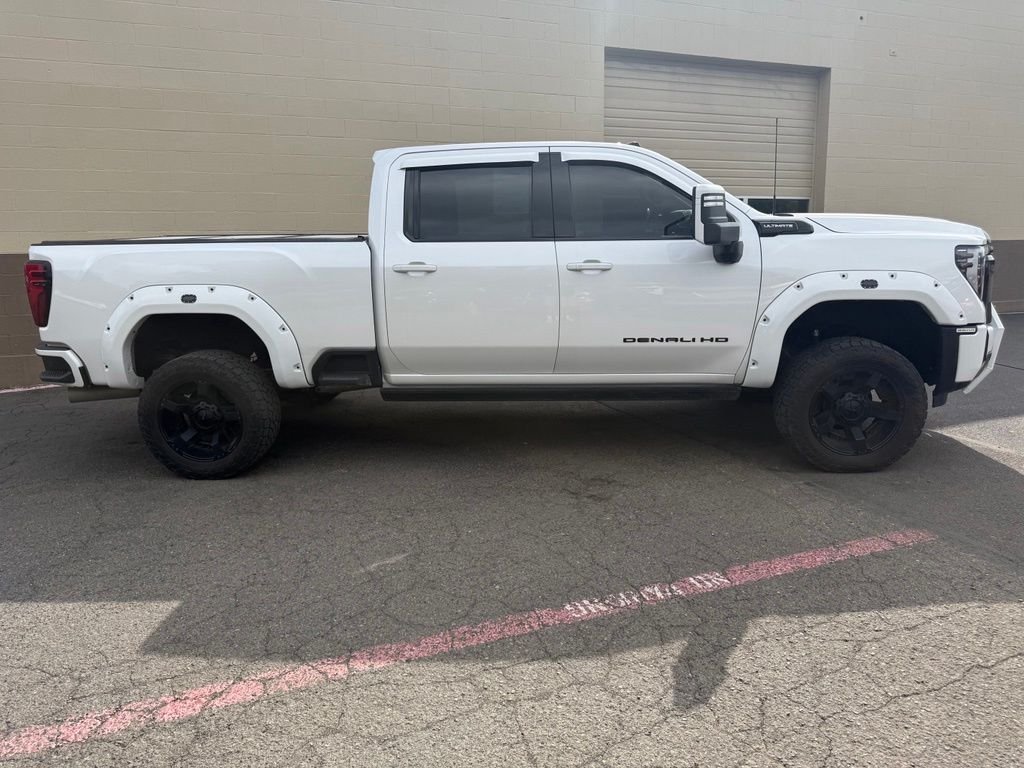 Used 2024 White Frost GMC Denali Ultimate image 2