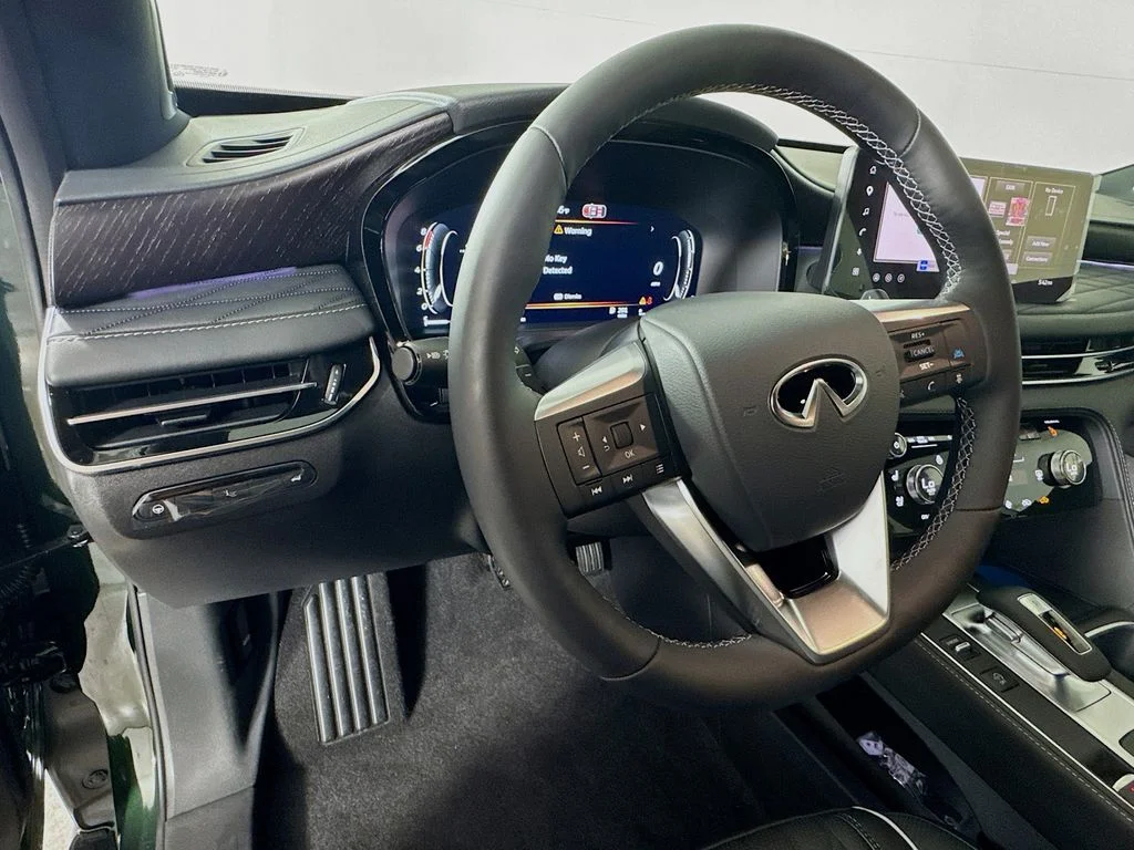 New 2027 2T DEEP EMRD INFINITI SPORT image 11